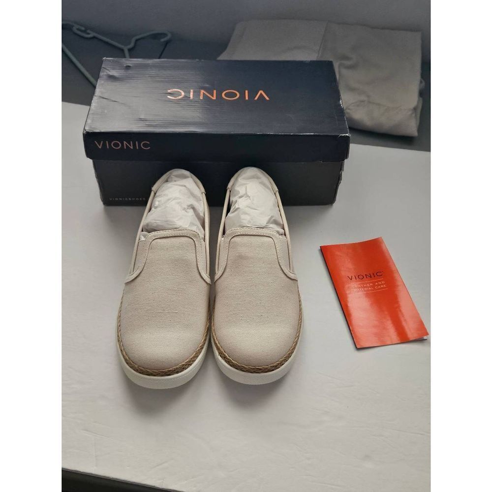 ladies Sunny‎ Rae slip on  NWB